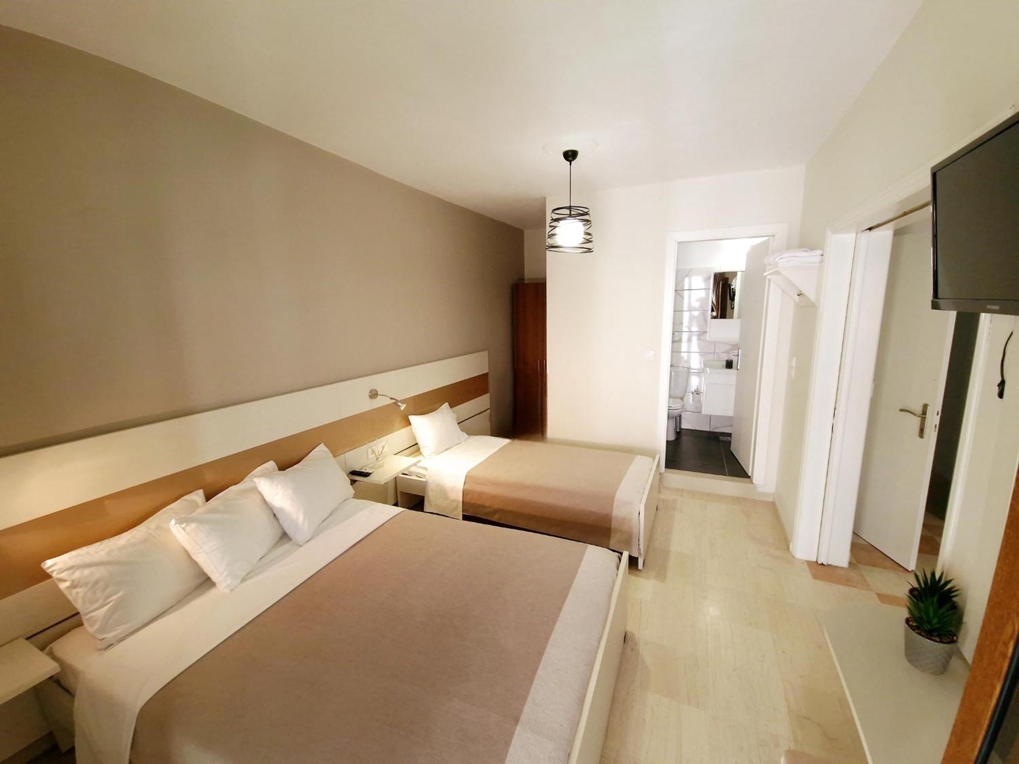 Paradosi Apartments Igoumenitsa Exterior photo